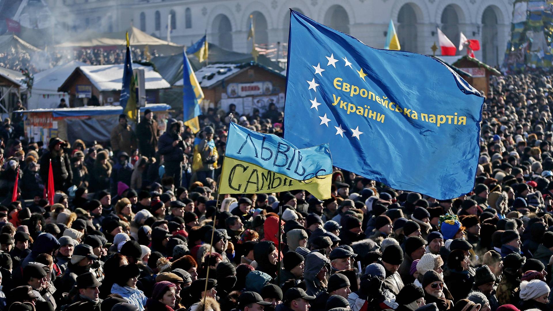 Oppositionelle demonstrieren am 02.02.2014 auf dem Unabhängigkeitsplatz in Kiew