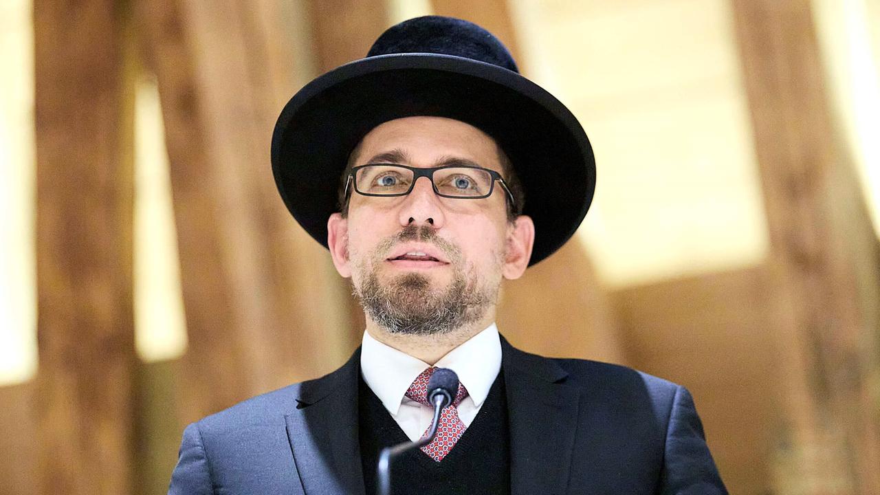 Der Rabbiner Schlomo Hofmeister bei einer gemeinsamen Erklärung der Religionsgemeinschaften zum Ethik- und Religionsunterricht an österreichischen Schulen am 07. Juni 2021 Der Rabbiner Schlomo Hofmeister bei einer gemeinsamen Erklärung der Religionsgemeinschaften zum Ethik- und Religionsunterricht an österreichischen Schulen am 07. Juni 2021