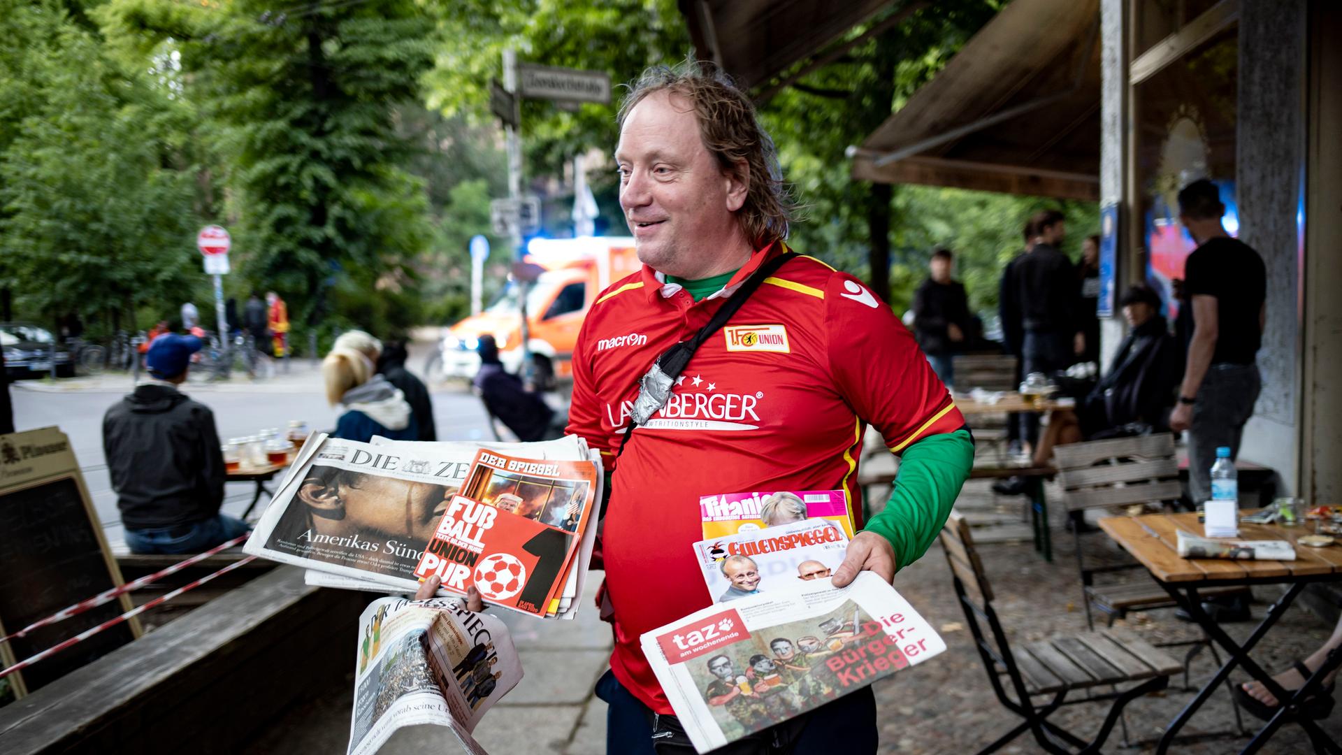 Olaf Forner, Berliner Zeitungsverkaeufer. Olaf Forner, Berliner Zeitungsverkaeufer.