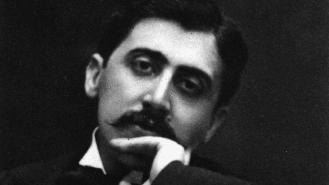 Portrait des französischen Schriftstellers Marcel Proust (1871-1922), undatiert. 