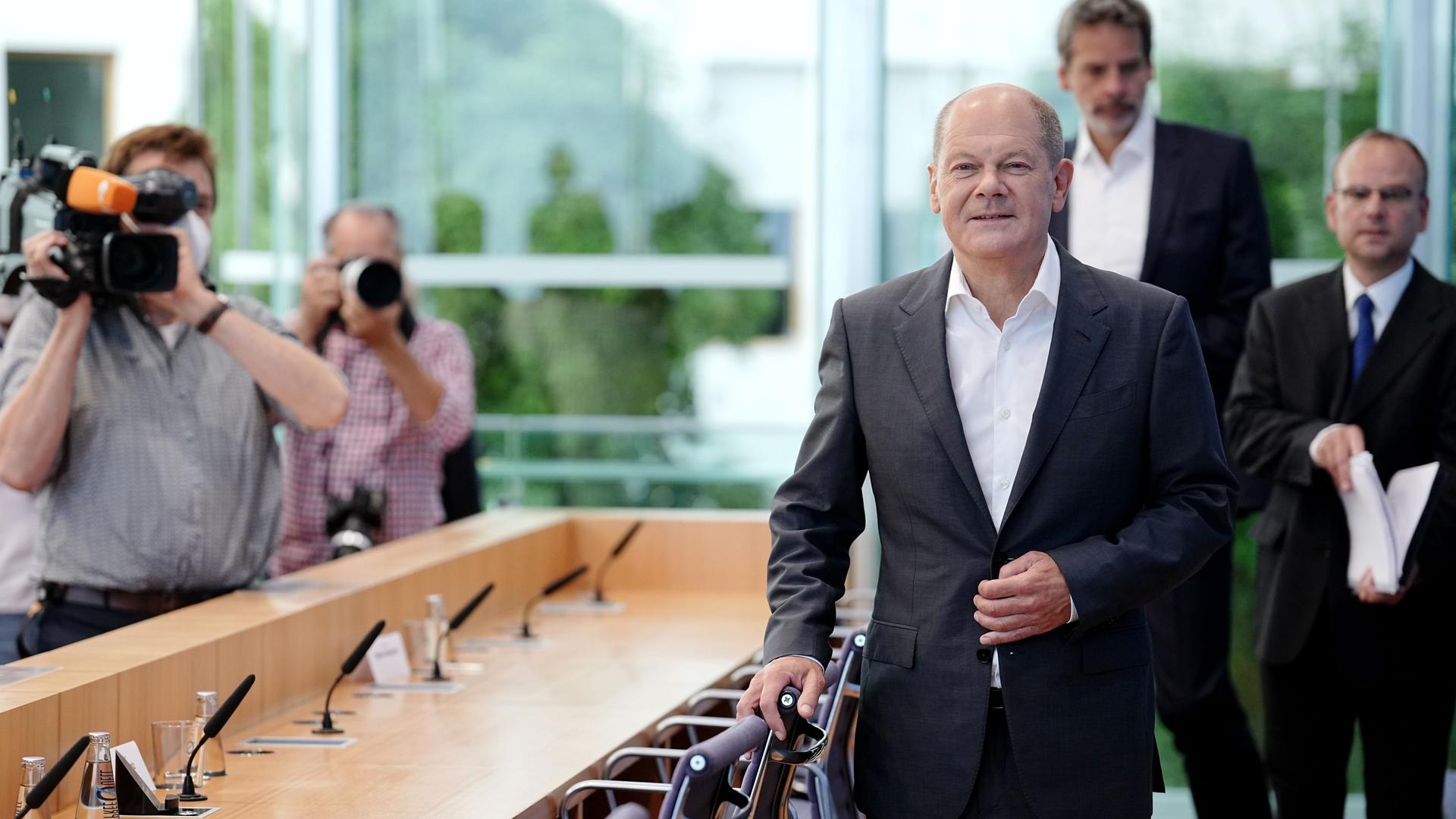 Bundeskanzler Olaf Scholz in der Sommer-Pressekonferenz in Berlin Bundeskanzler Olaf Scholz in der Sommer-Pressekonferenz in Berlin