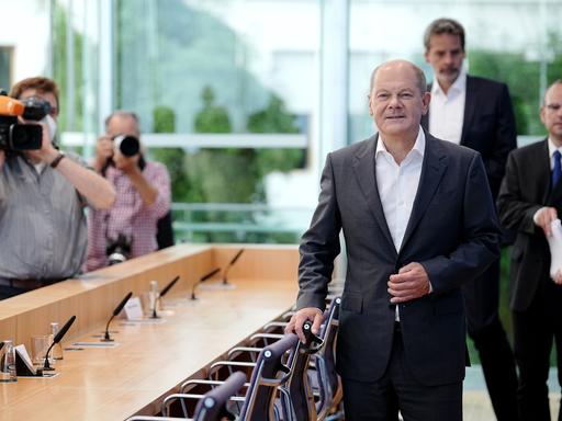 Bundeskanzler Olaf Scholz in der Sommer-Pressekonferenz in Berlin