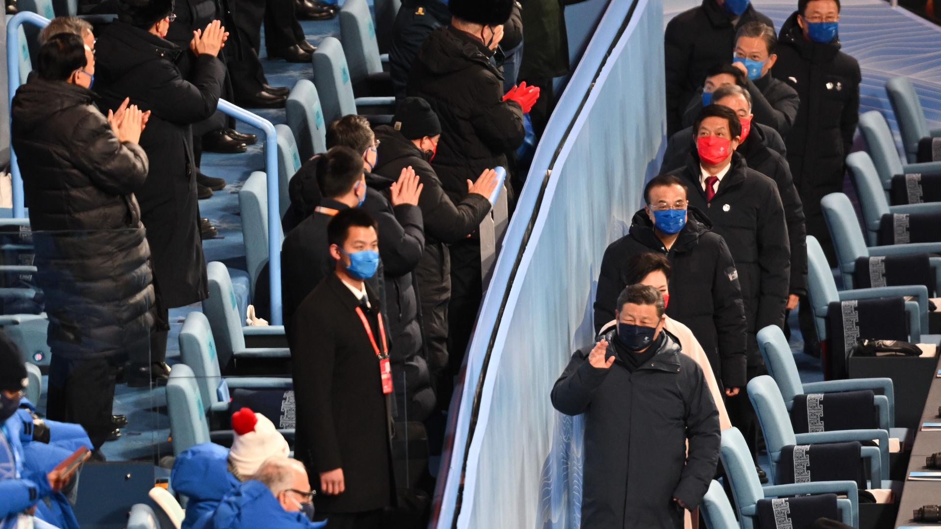 Olympia: Eröffnungsfeier im Olympiastadion «Vogelnest». Xi Jinping, Präsident Chinas, kommt auf die Tribüne. Olympia: Eröffnungsfeier im Olympiastadion «Vogelnest». Xi Jinping, Präsident Chinas, kommt auf die Tribüne.