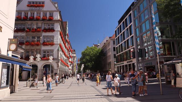 Blick in die Fußgängerzone in der Münchner Innenstadt