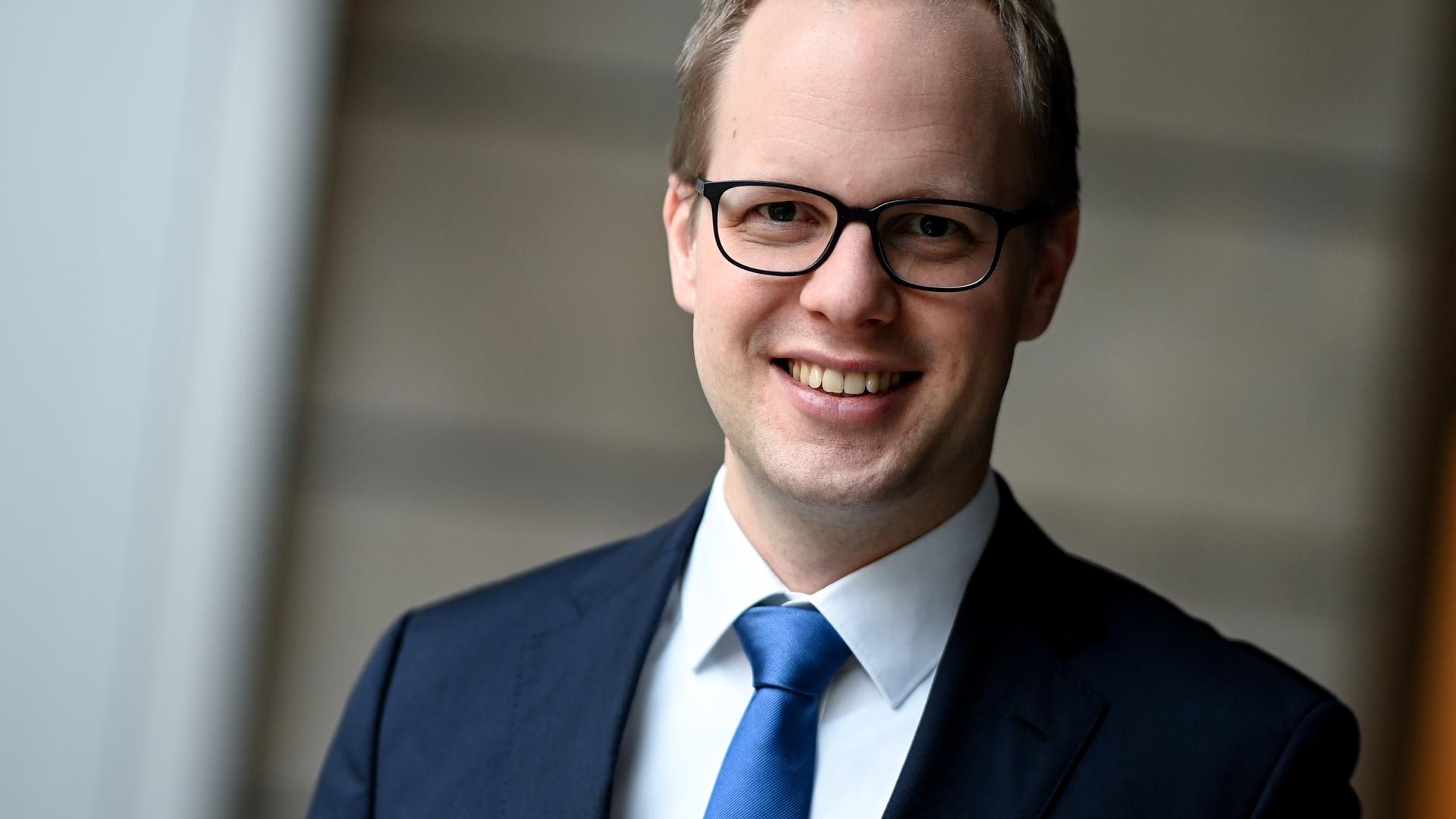 Ein Porträt von Jens Brandenburg. Ein Porträt von Jens Brandenburg.