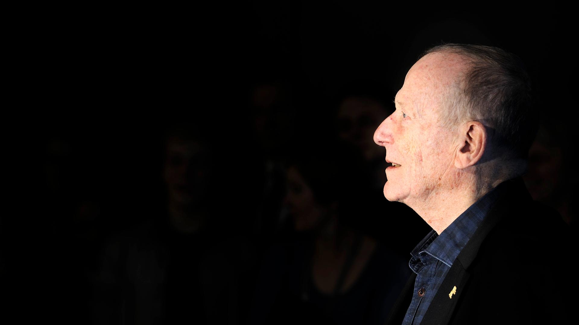 Seitenansicht eines älteren Mannes: Porträt von Wolfgang Kohlhaase auf der Berlinale 2015. Seitenansicht eines älteren Mannes: Porträt von Wolfgang Kohlhaase auf der Berlinale 2015.