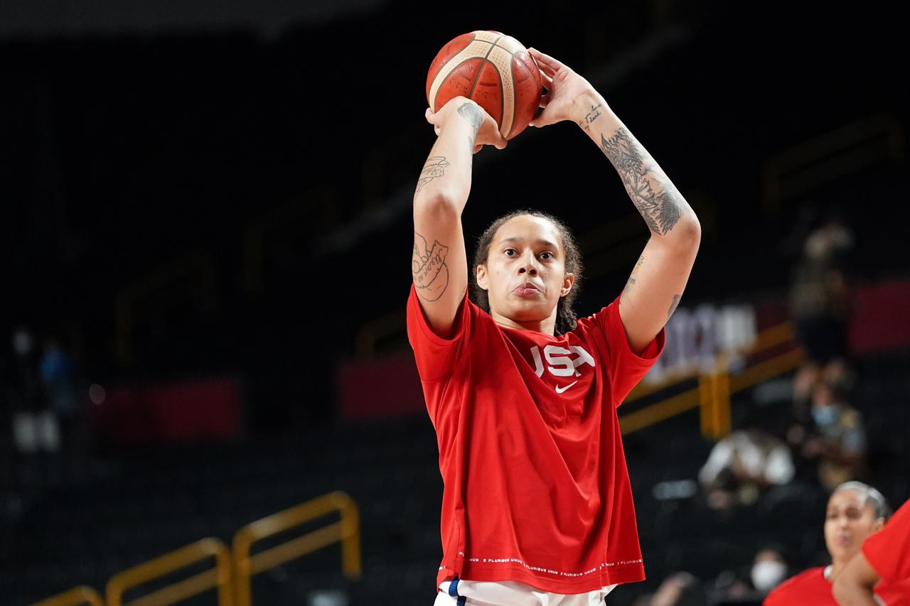 Die US-Basketballerin Brittney Griner wurde Anfang März wegen angeblichem Drogenbesitz in Moskau verhaftet. Die US-Basketballerin Brittney Griner wurde Anfang März wegen angeblichem Drogenbesitz in Moskau verhaftet.