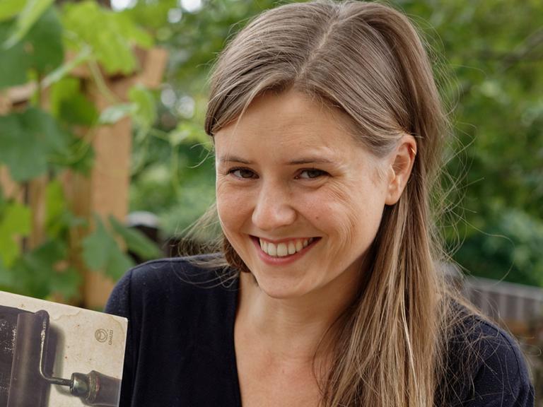 Jona Krützfeld hat den Akono-Verlag für Literatur aus Afrika gegründet