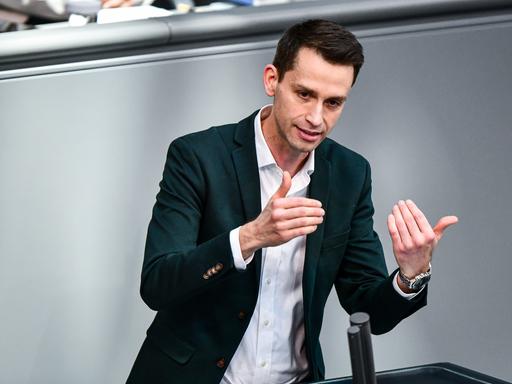 Andreas Audretsch (Bündnis 90/Die Grünen), Mitglied des Deutschen Bundestages, spricht bei der Plenarsitzung im Deutschen Bundestag. 