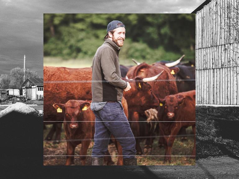 Bild in Bild: Vorn Rinderzüchter Benedikt Bösel mit seinen Tieren. Im Hintergrund: Bauernhofszenerie in schwarz-weiß.
