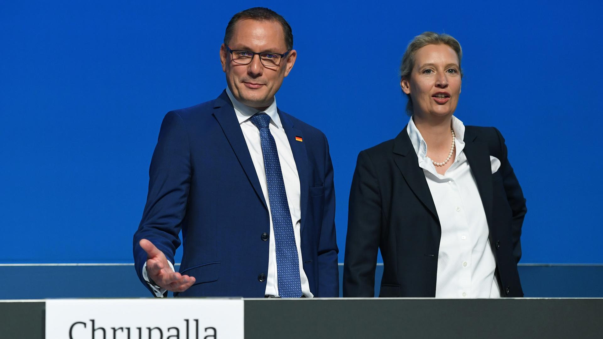 Tino Chrupalla und Alice Weidel (beide AfD) auf dem 13. Bundesparteitag der Partei Tino Chrupalla und Alice Weidel (beide AfD) auf dem 13. Bundesparteitag der Partei