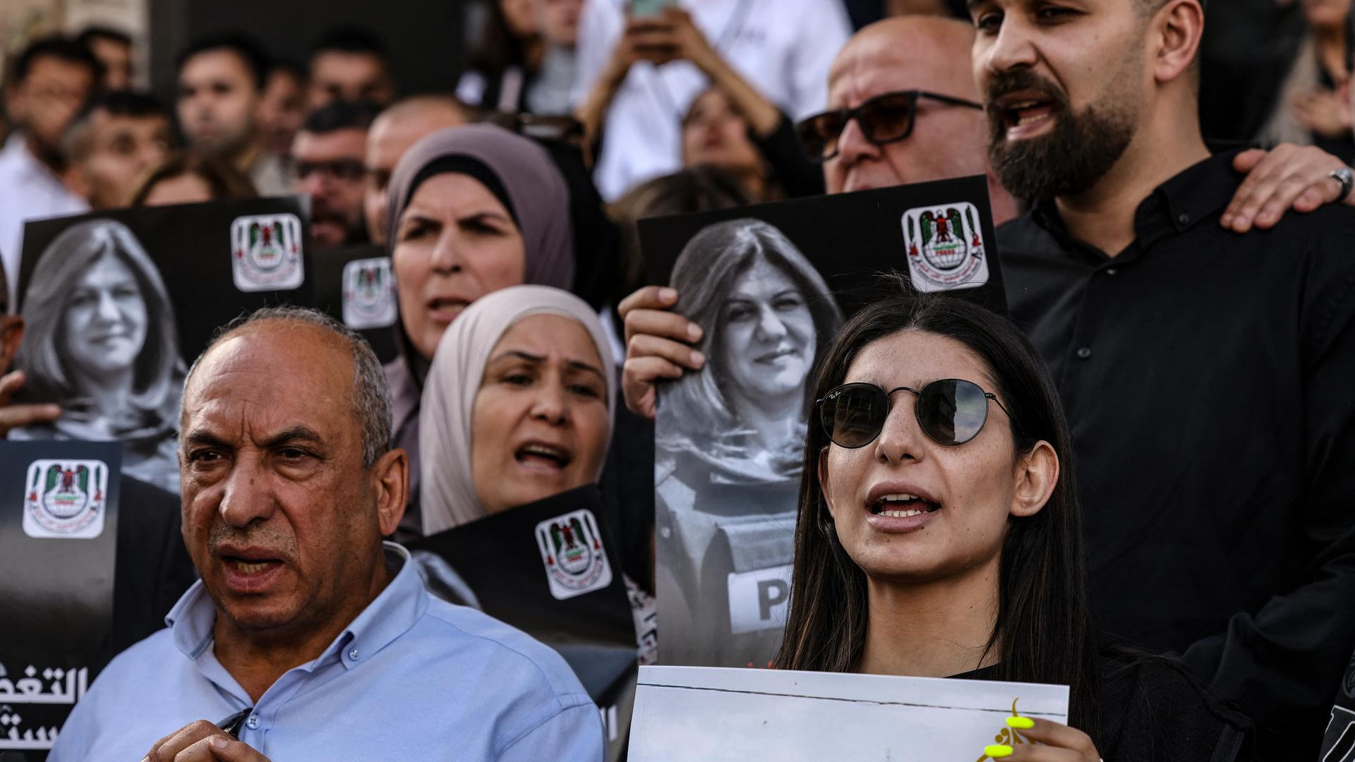 Das Foto zeigt Proteste nach dem Tod von einer Reporterin im West-Jordan-Land. Das Foto zeigt Proteste nach dem Tod von einer Reporterin im West-Jordan-Land.