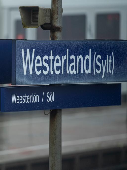 Bahnhofsschild "Weslterland (Sylt)"
