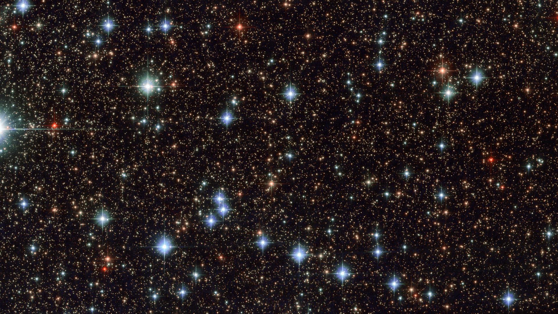 Das Weltall mit den zahllosen Sternen beginnt etwa 100 Kilometer über unseren Köpfen – überall auf der Erde