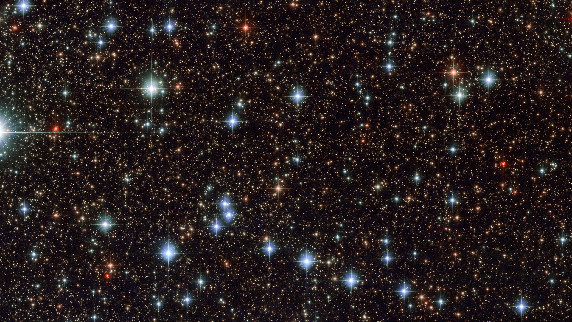 Das Weltall mit den zahllosen Sternen beginnt etwa 100 Kilometer über unseren Köpfen – überall auf der Erde Das Weltall mit den zahllosen Sternen beginnt etwa 100 Kilometer über unseren Köpfen – überall auf der Erde
