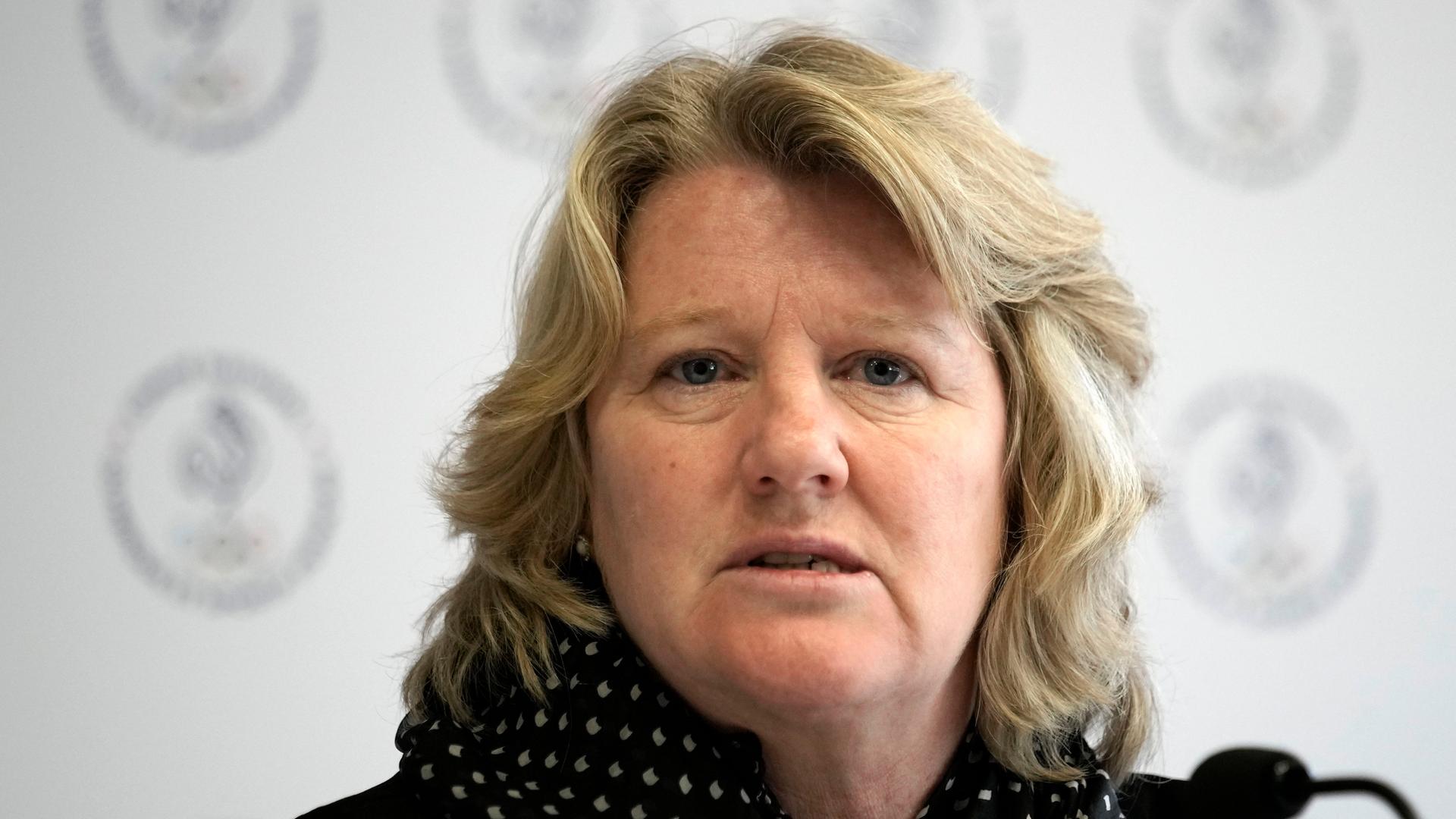 Brigitte Henriques, Präsidentin des französischen Olympischen Komitees, (CNOSF), spricht während einer Pressekonferenz in Paris. Brigitte Henriques, Präsidentin des französischen Olympischen Komitees, (CNOSF), spricht während einer Pressekonferenz in Paris.