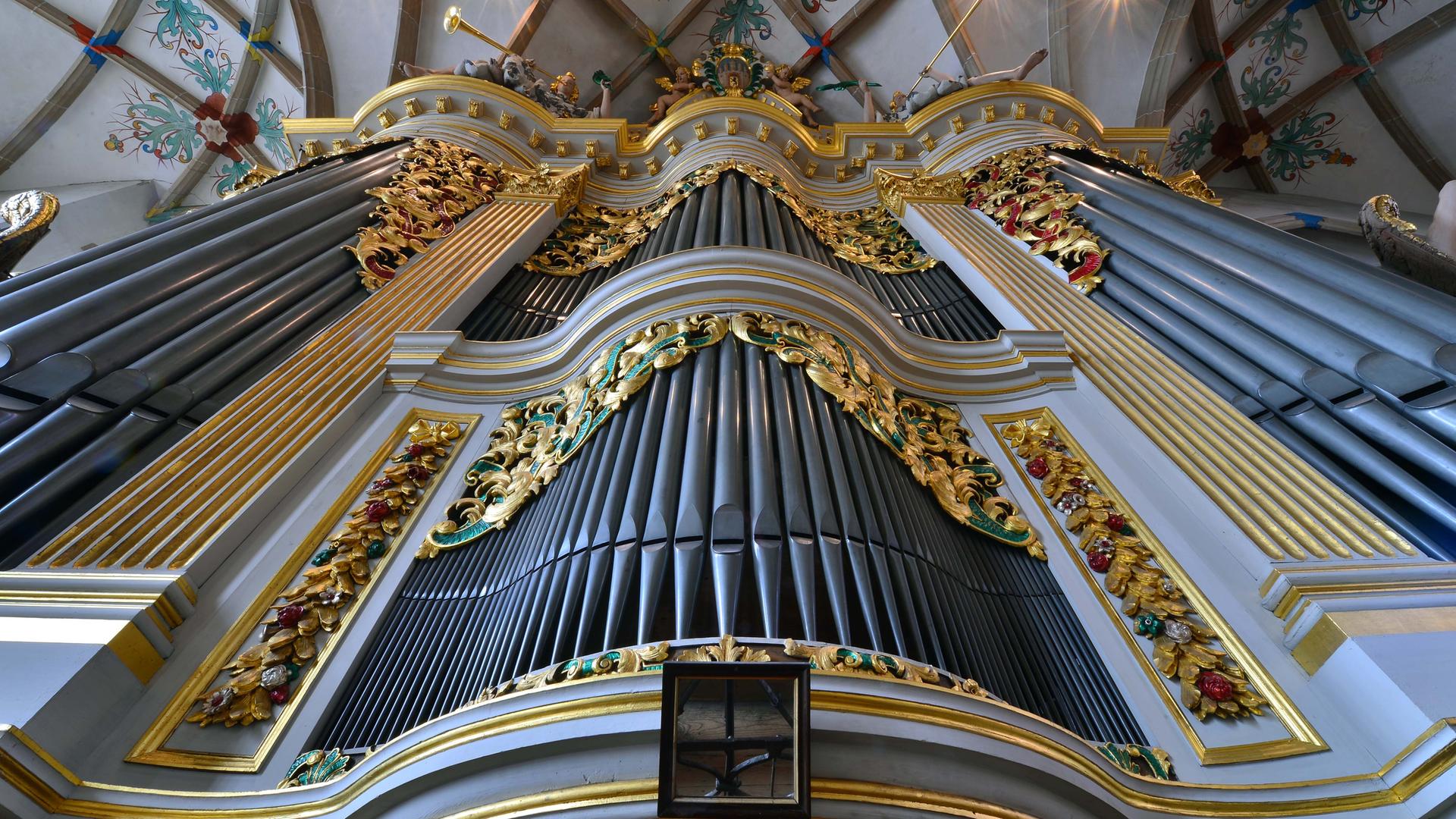 Blick auf die Silbermann-Orgel im Dom Freiberg (Sachsen). Bis zum kleinsten Nagel ist fast noch alles Original. Seit 1714 klingt das barocke Meisterwerk Gottfried Silbermanns nahezu unverändert und zählt heute zu den wertvollsten und bedeutendsten Instrumenten der Welt.