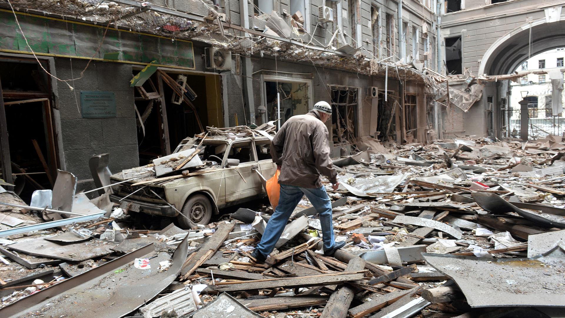 Zerstörung in Charkiw, der zweitgrößten Stadt der Ukraine Zerstörung in Charkiw, der zweitgrößten Stadt der Ukraine