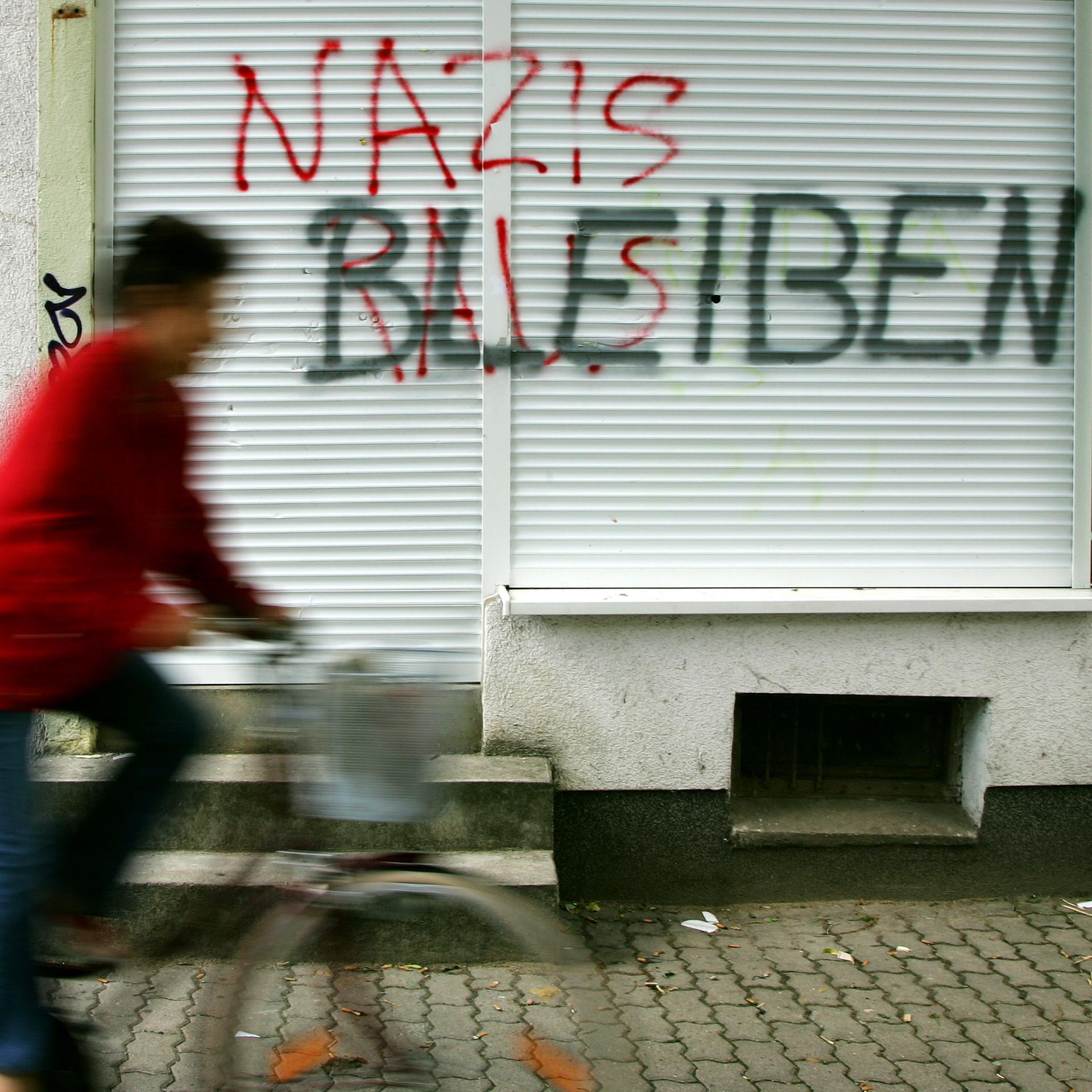 Rassistisch motivierte Gewalt – Treibjagden und Brandanschläge in deutschen Romanen