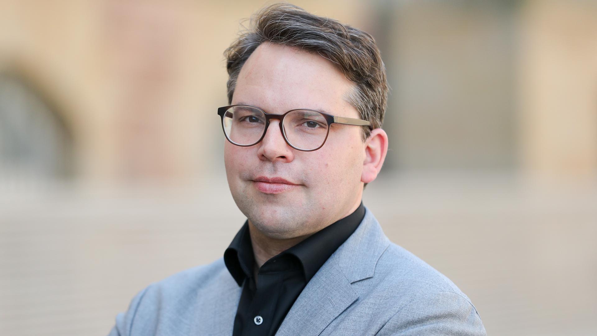 Der Generaldirektor der Chemnitzer Kunstsammlungen, Frédéric Bußmann. Der Generaldirektor der Chemnitzer Kunstsammlungen, Frédéric Bußmann.