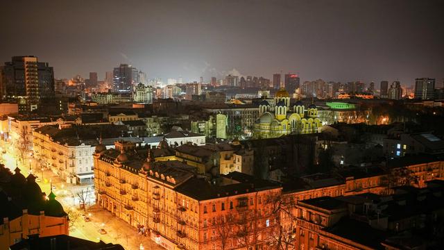 Blick auf die ukrainische Hauptstadt Kiew um kurz nach fünf Uhr am Morgen. 