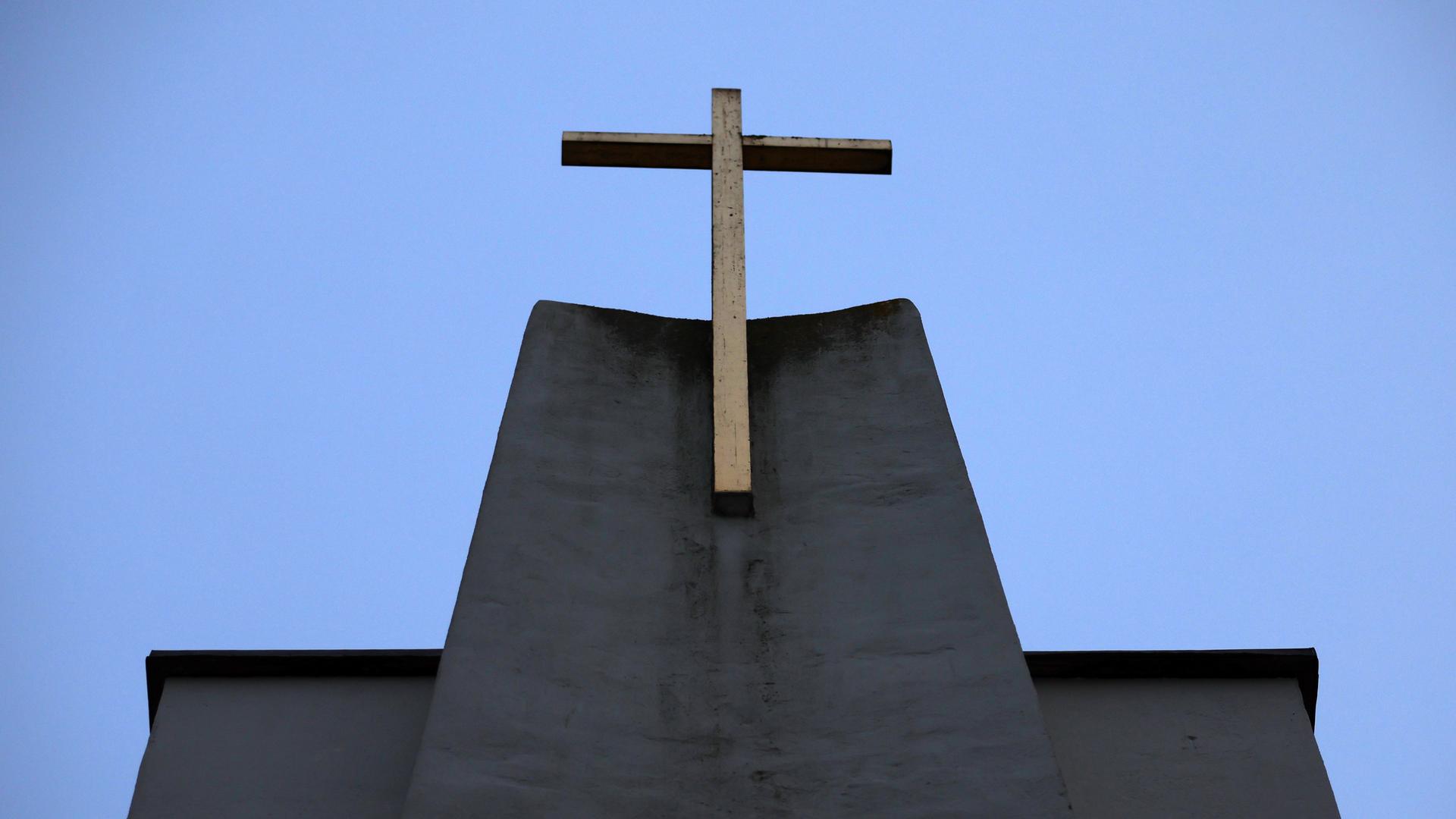 Die katholische Christuskirche in München. 