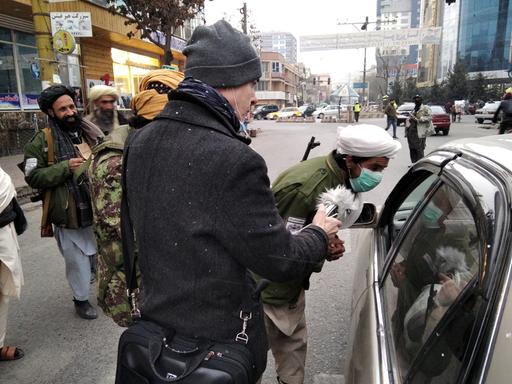 In Kabul mit Taliban-Sicherheitskräften auf Patrouille