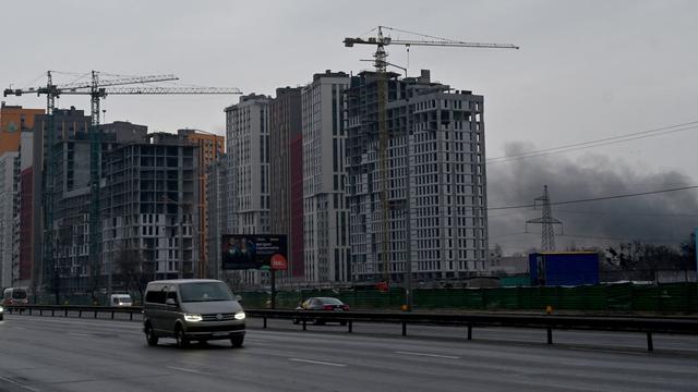Rauch steigt auf nach einem russischen Raketenangriff in Kiew