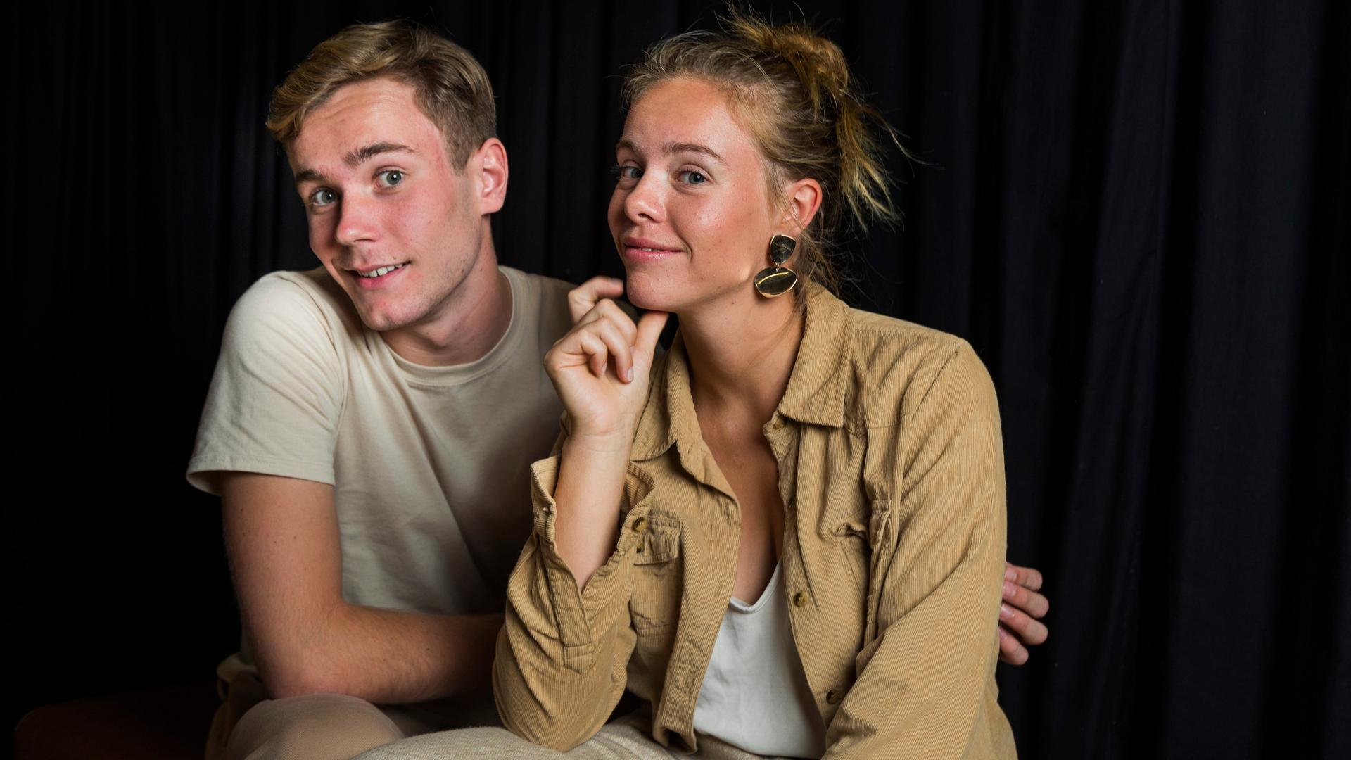 Die Jungschauspielerin Lise Teige mit Tarjei Sandvik Moe, die in der norwegischen Serie "Skam" mitspielen. Die Jungschauspielerin Lise Teige mit Tarjei Sandvik Moe, die in der norwegischen Serie "Skam" mitspielen.