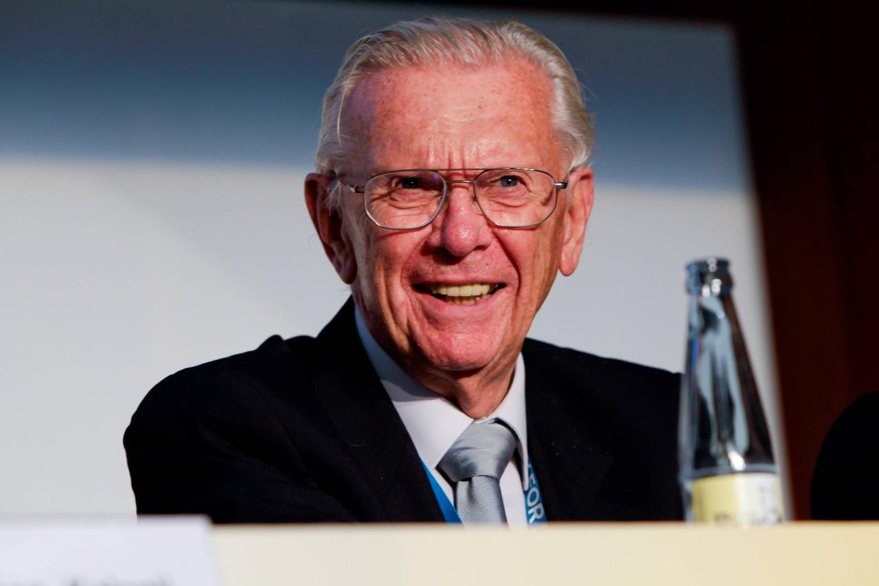 Porträt des Physikers Herwig Franz Schopper Porträt des Physikers Herwig Franz Schopper