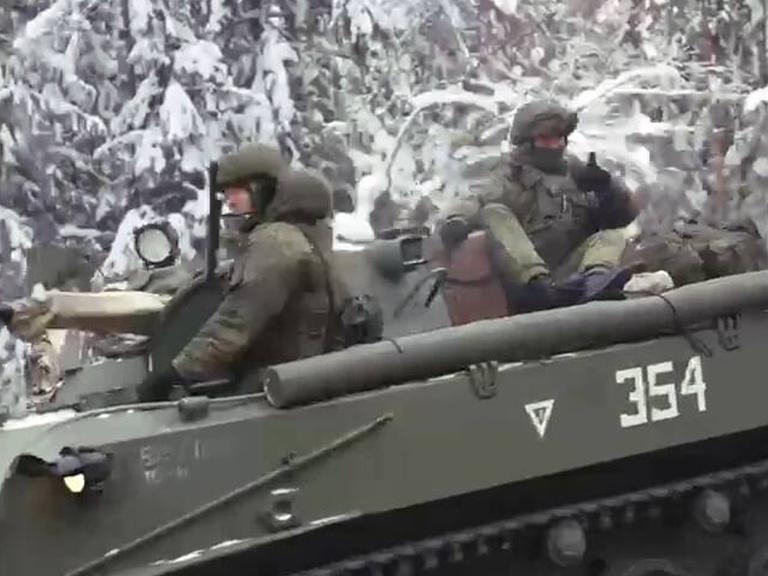 Peacekeeping Forces aus Russland fahren nach Kasachstan