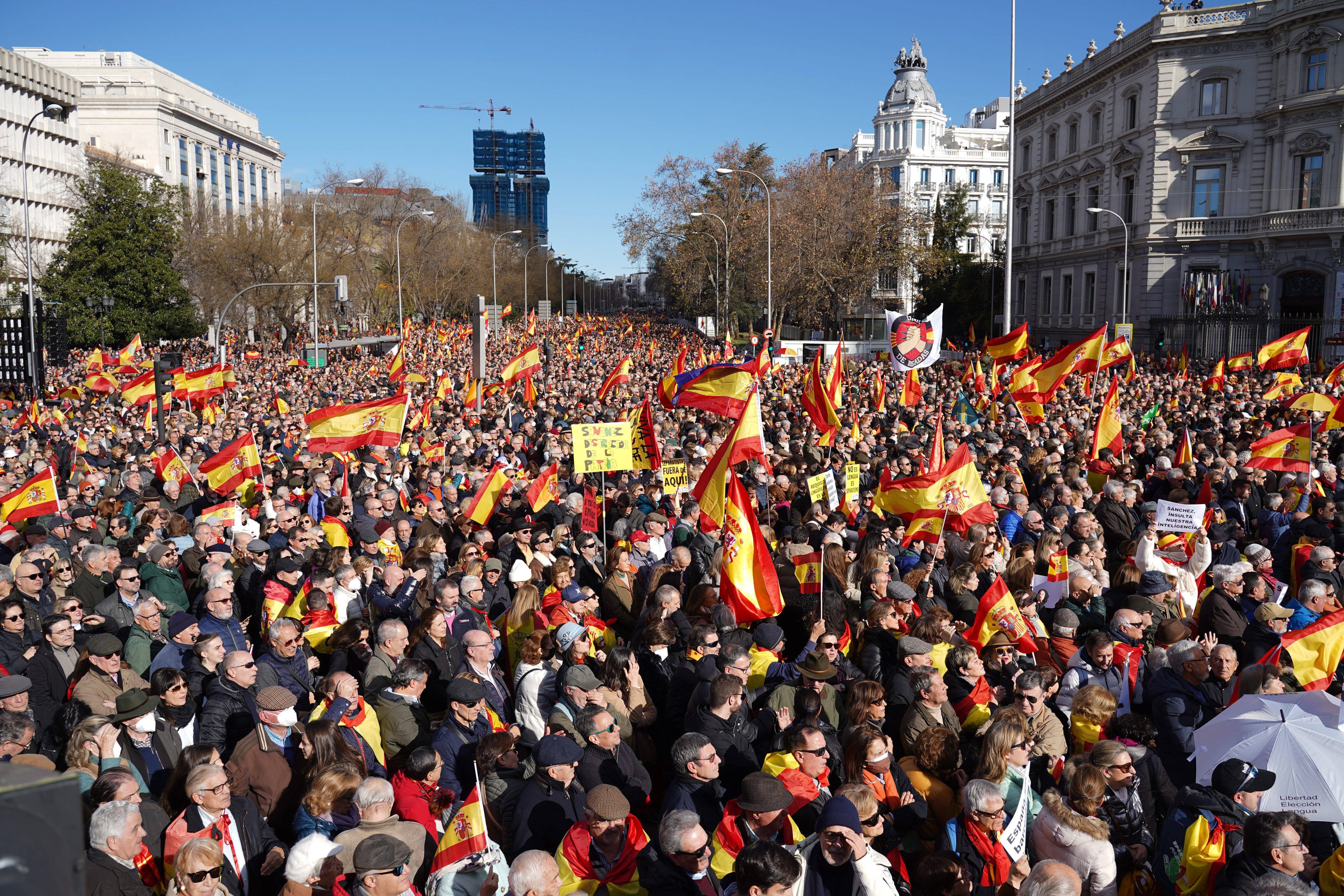Spanien - Zehntausende Menschen protestieren in Madrid gegen Regierung