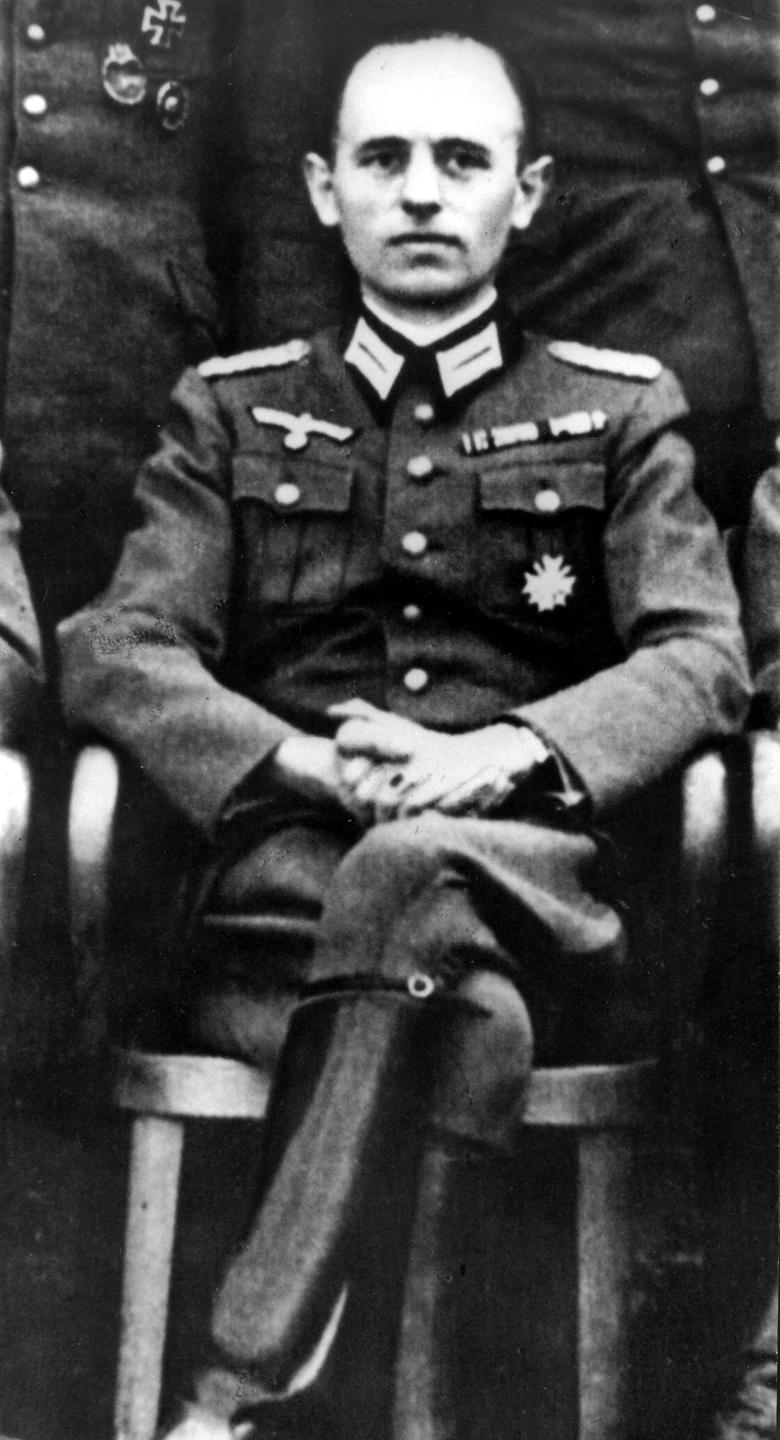 Der spätere Chef des Bundesnachrichtendienstes (BND), Reinhard Gehlen, in einer Aufnahme aus dem Jahr 1944. Der spätere Chef des Bundesnachrichtendienstes (BND), Reinhard Gehlen, in einer Aufnahme aus dem Jahr 1944.