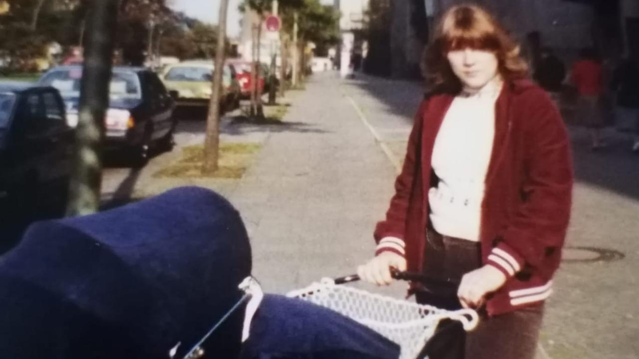 Ute 1981 mit ihrer Tochter. Ute 1981 mit ihrer Tochter.