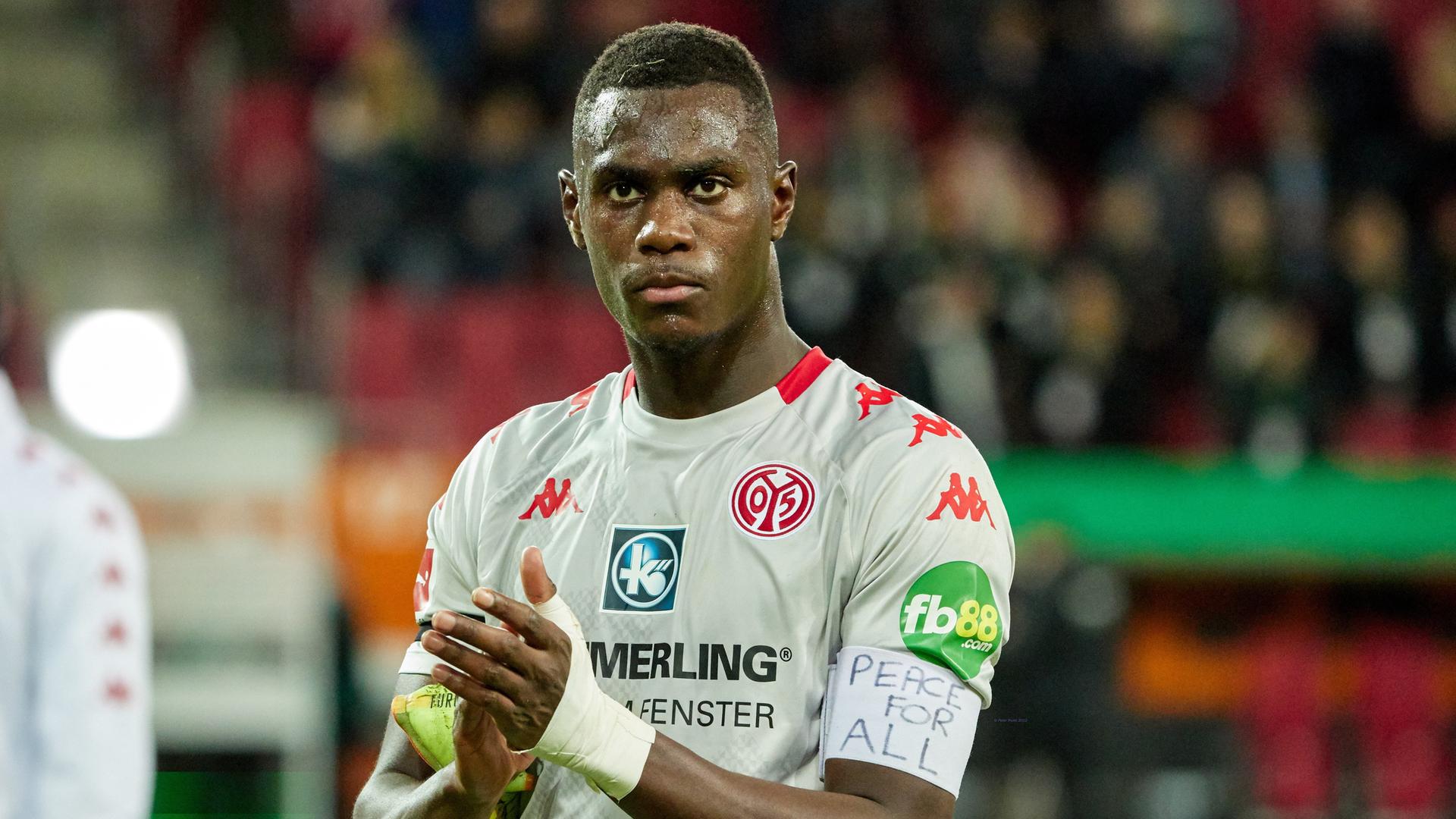 Der Mainzer Spieler Moussa Niakhate Der Mainzer Spieler Moussa Niakhate