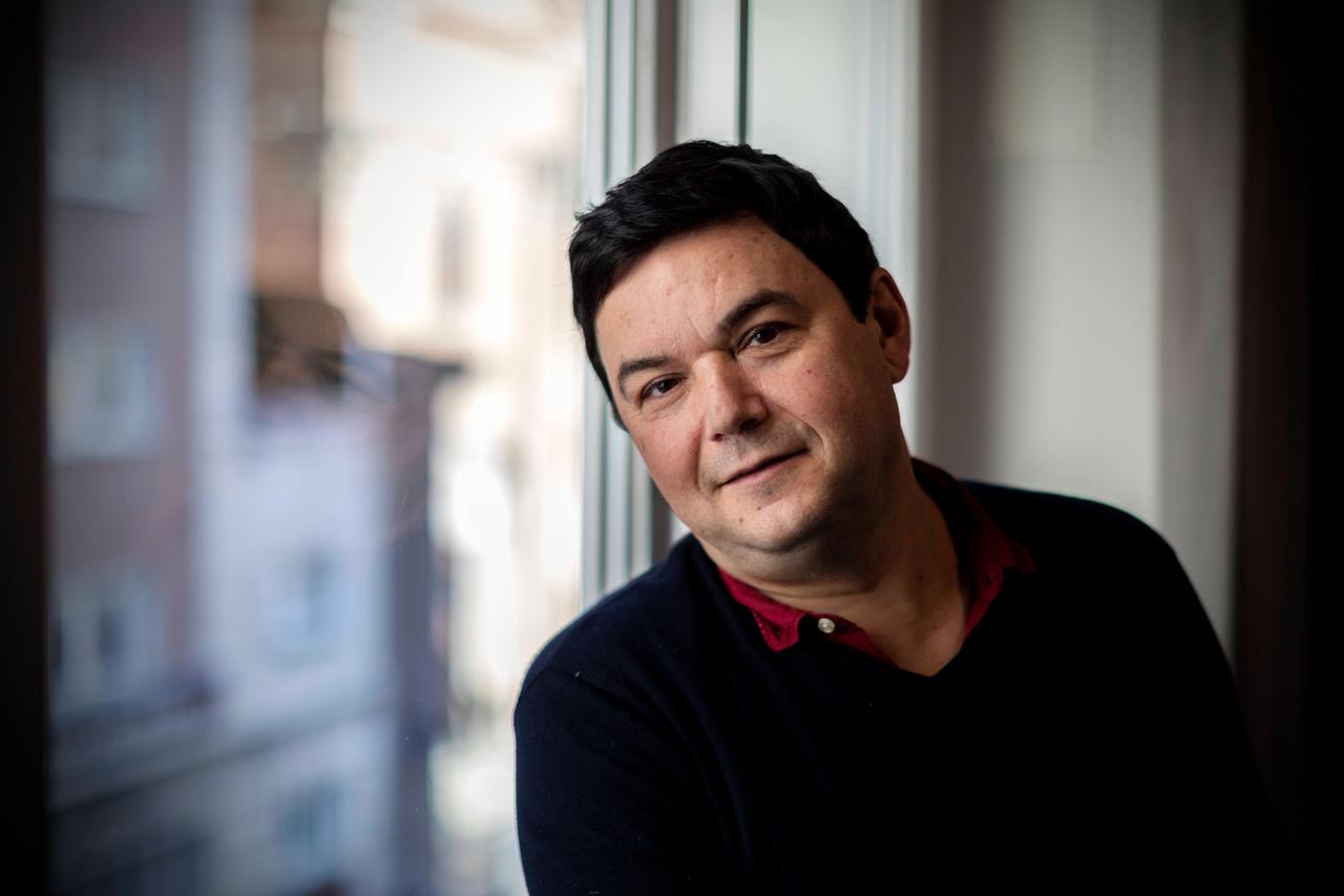 Thomas Piketty blickt freundlich in die Kamera
