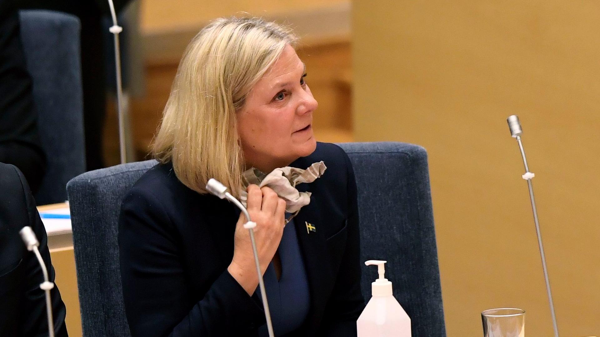 Schweden, Stockholm: Magdalena Andersson, bisherige Finanzministerin von Schweden und Vorsitzende der Sozialdemokratischen Partei, während einer Abstimmung im schwedischen Parlament Riksdagen.