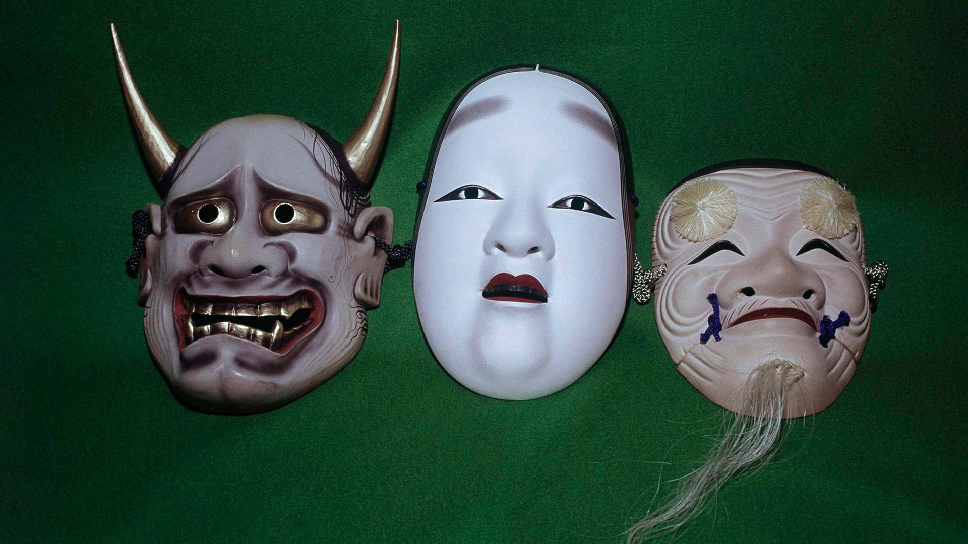 Drei japanische Masken. Drei japanische Masken.