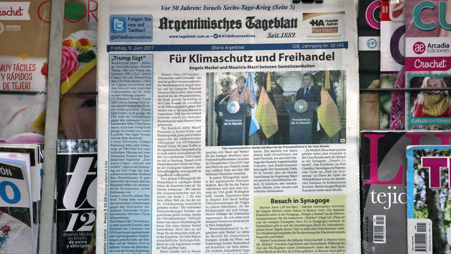 Ein Exemplar der Zeitung "Argentinisches Tageblatt" an einem Kiosk. Ein Exemplar der Zeitung "Argentinisches Tageblatt" an einem Kiosk.