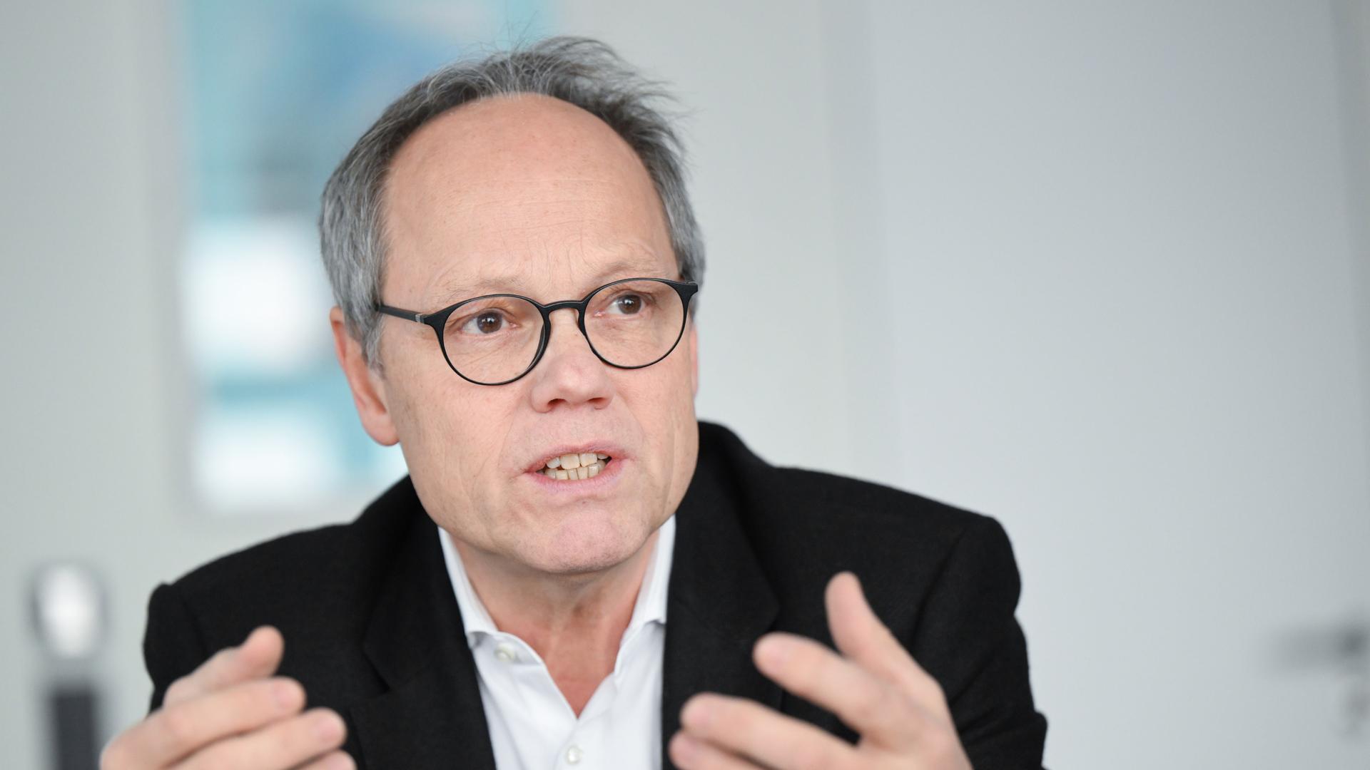 Kai Gniffke im Porträt. Kai Gniffke im Porträt.