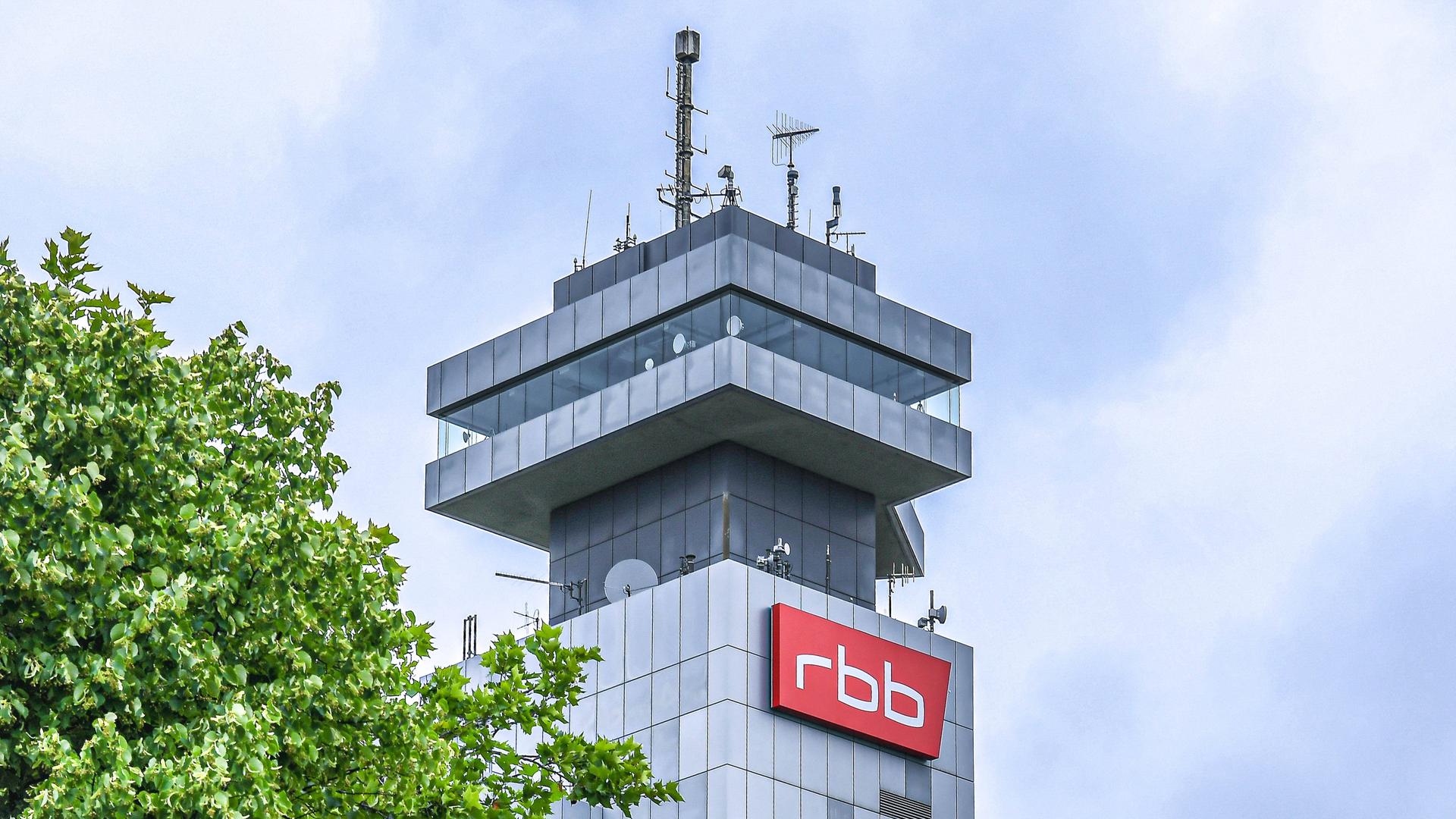 Der Fernsehturm des RBB in Berlin Der Fernsehturm des RBB in Berlin