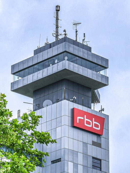 Der Fernsehturm des RBB in Berlin