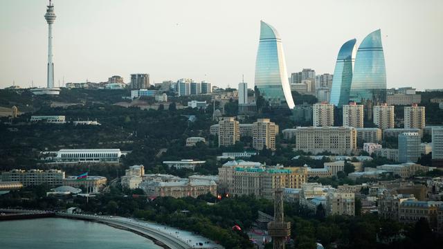Ansicht Baku vom Meer aus