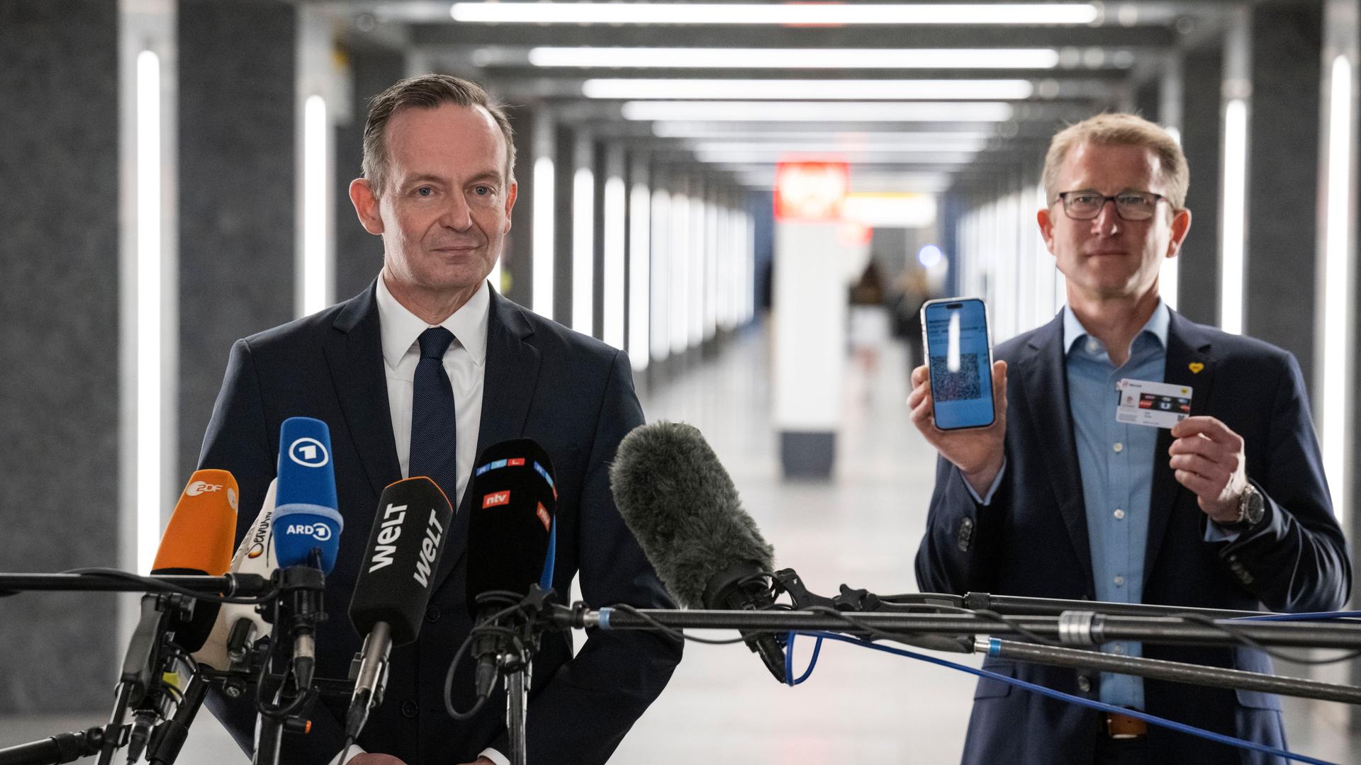 Deutschlandticket - Verkehrsminister Wünscht Sich Mehr Tempo Bei ...