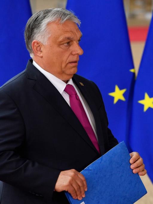 Belgien, Brüssel: Viktor Orban, Premierminister von Ungarn, trifft zu einem außerordentlichen Treffen der EU-Staats- und Regierungschefs in Brüssel ein.
