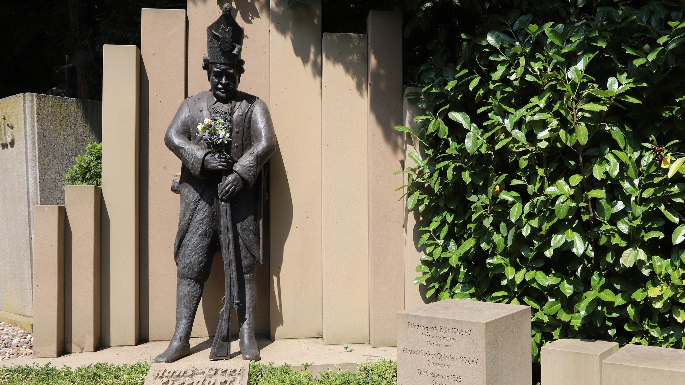 Grab von Hans-Gert Kierdorf, Melatenfriedhof in Köln