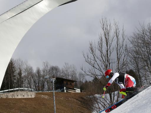 Der Schweizer Loic Meillard beim Alpinen Skirennen in Garmisch-Partenkirchen