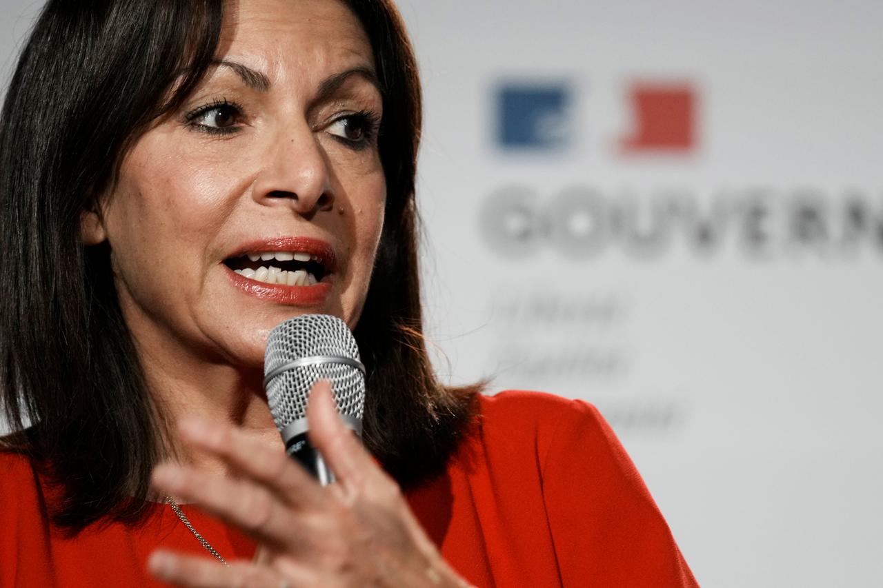 Anne Hidalgo ist Bürgermeisterin von Paris und tritt für die Sozialistische Partei an. Hier bei einer Pressekonferenz im Dezember 2021