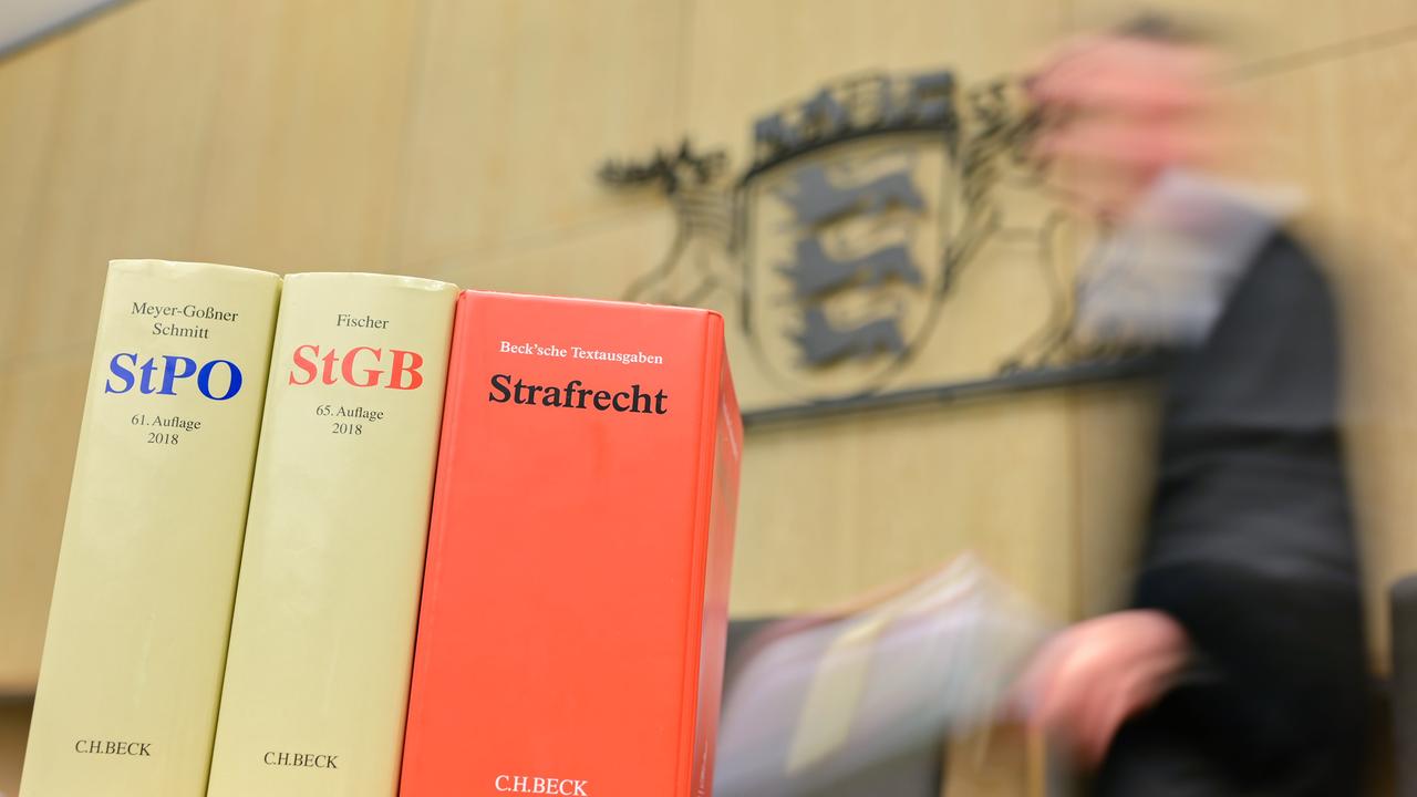 Silvesterkrawalle - Richterbund Fordert 1.000 Neue Stellen Für Richter ...