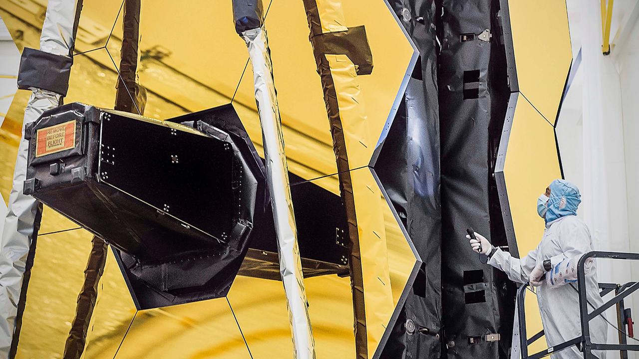 Blick auf den Detektor in der Mitte des Hauptspiegels Blick auf den Detektor in der Mitte des Hauptspiegels